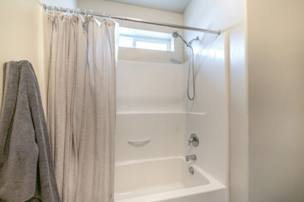 Duschstange Badewanne